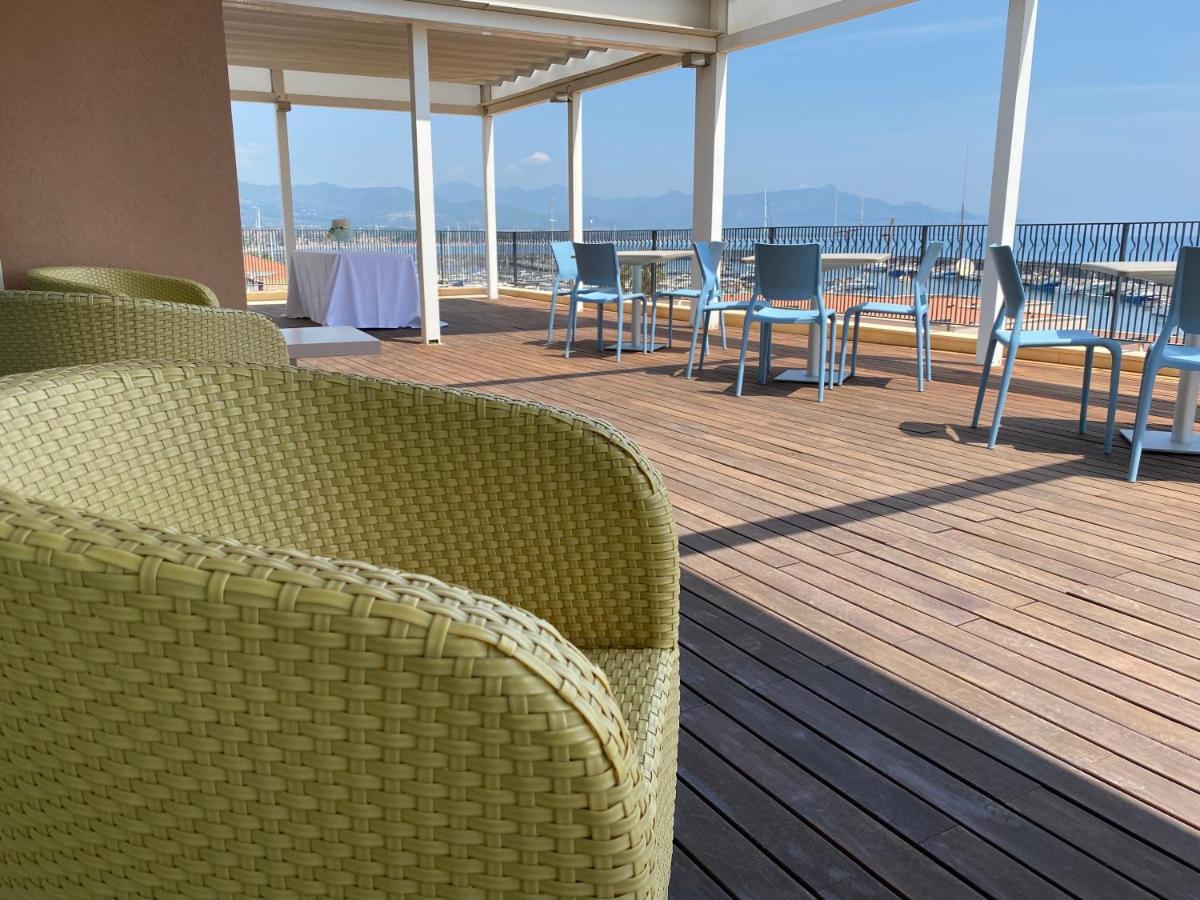 Grand Hotel Yachting Palace Riposto ภายนอก รูปภาพ