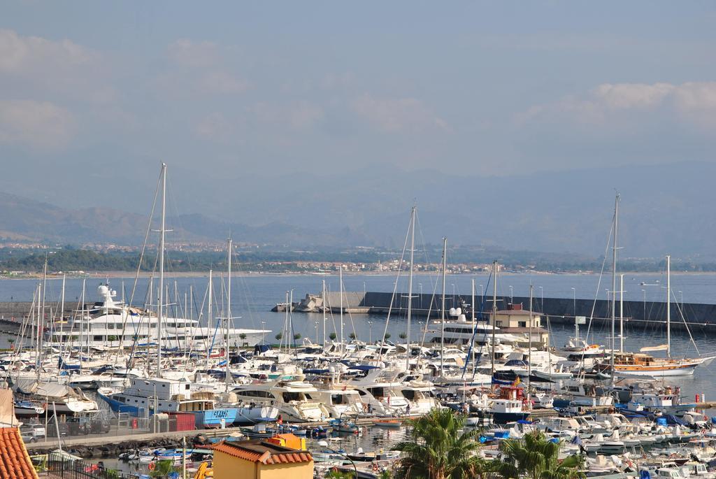 Grand Hotel Yachting Palace Riposto ภายนอก รูปภาพ